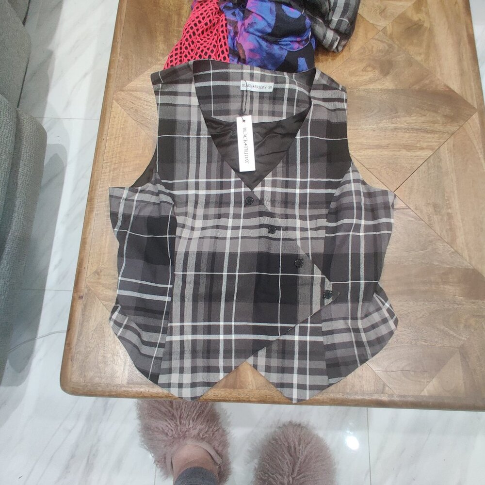 Dangerfield vest size 20 AU New
